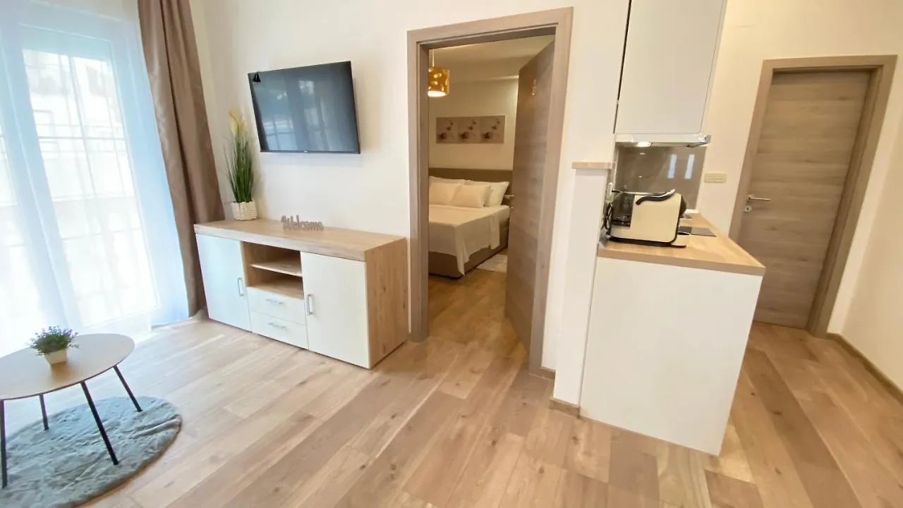 Apartment Komljenovic Pola 0*,  Croazia