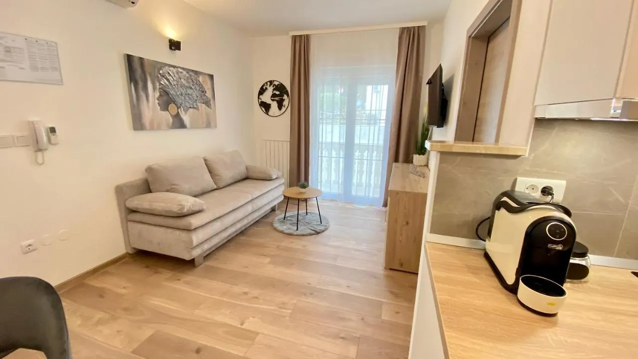 Apartment Komljenovic Pola