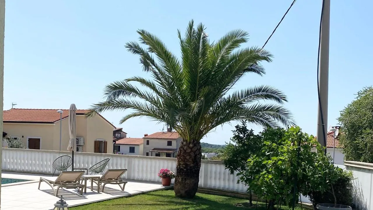 Apartment Komljenovic Pola 0*,  Croazia