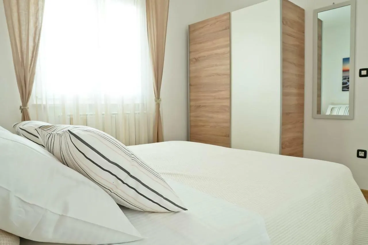 Apartment Komljenovic Pula
