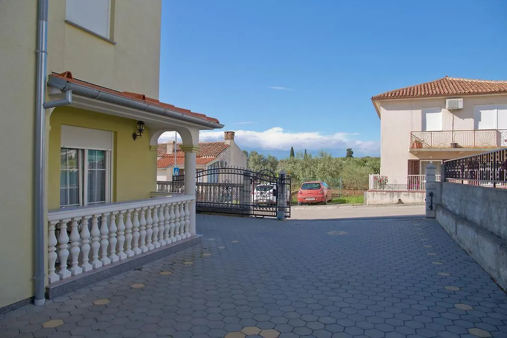 Apartment Komljenovic Пула Хорватия