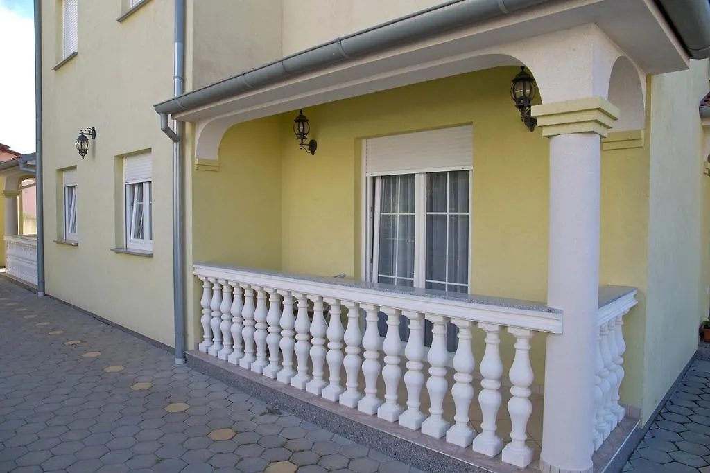 Apartment Komljenovic Пула Хорватия