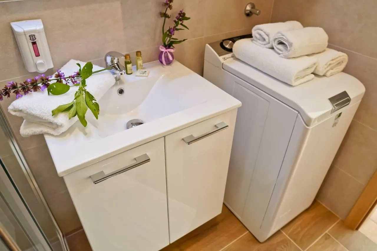 Apartment Komljenovic Пула